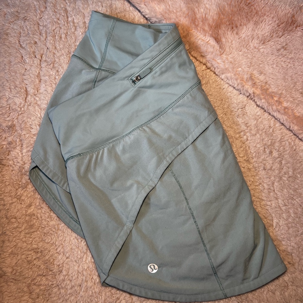 Lululemon sage green speed up shorts